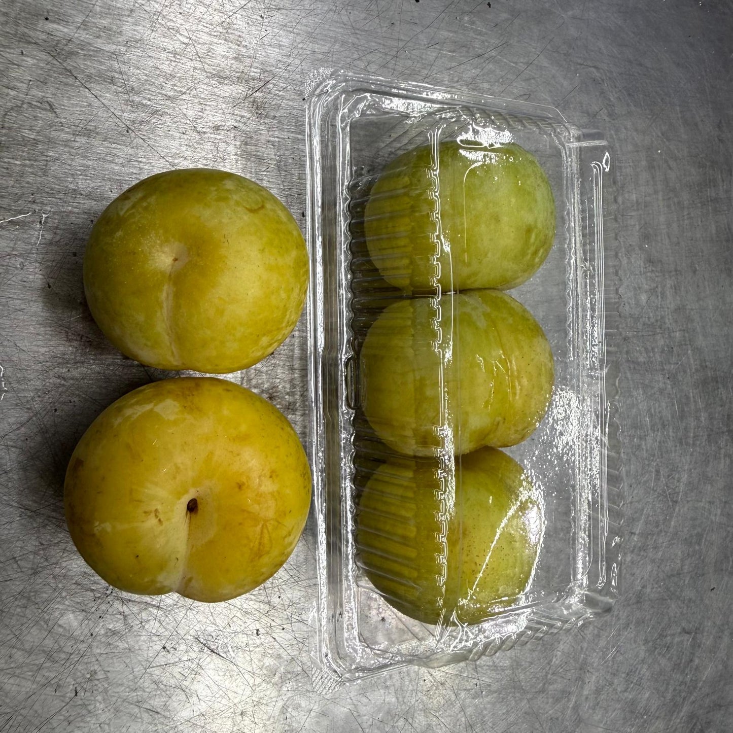 USA Plum (3 pcs) (300-400g)